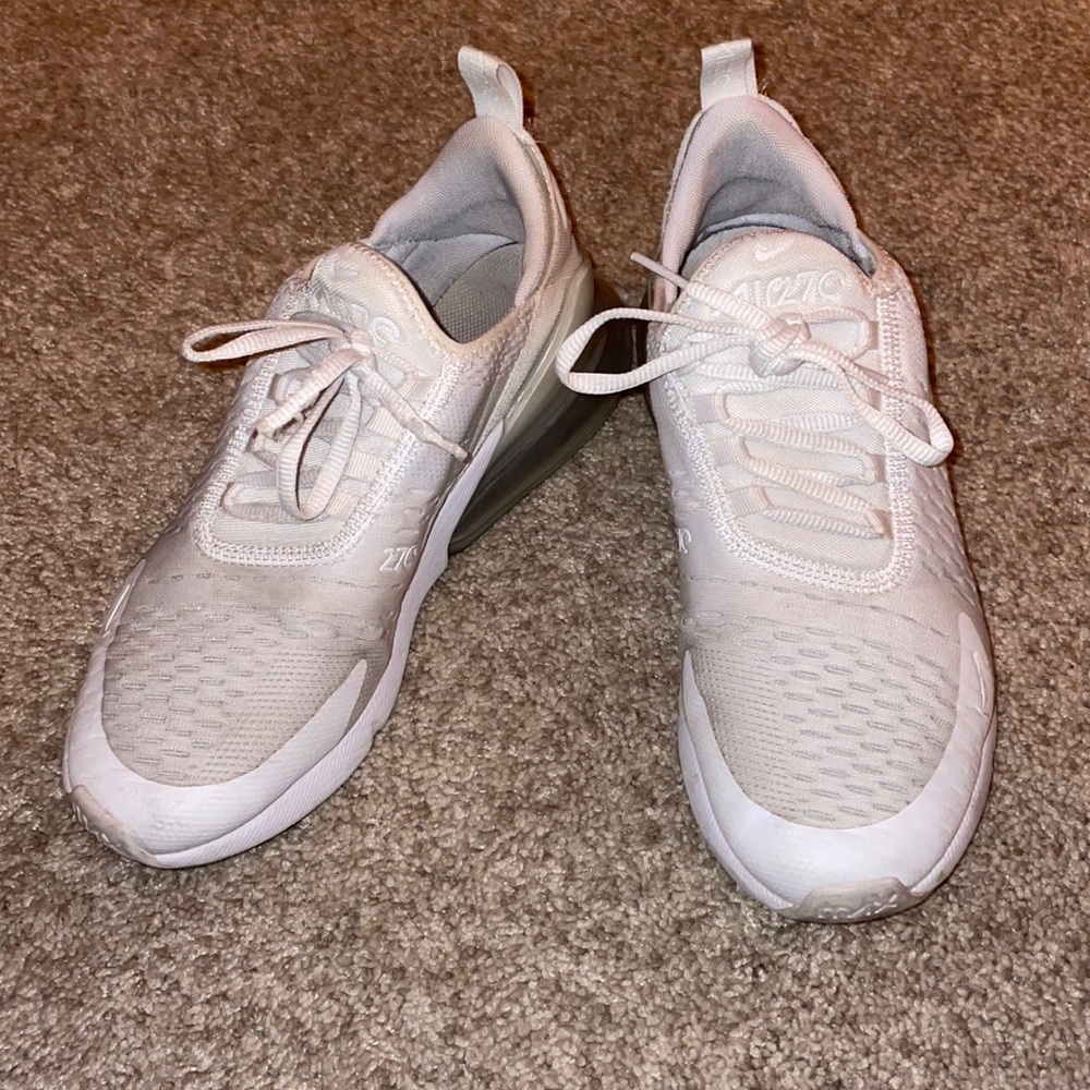 Nike 270